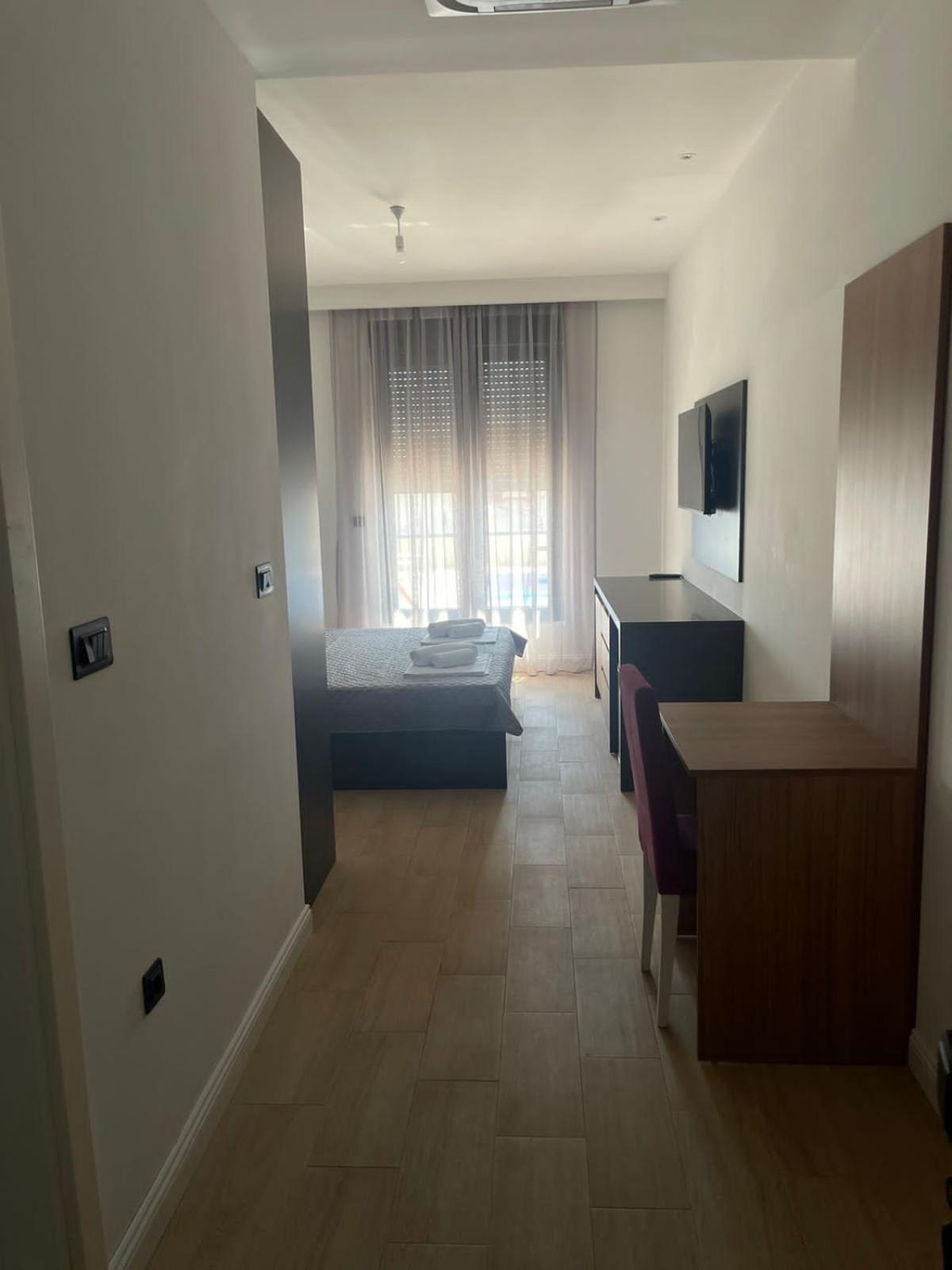 Elia 3*